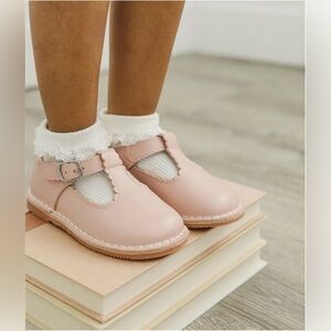 L’Amour Selina Scalloped T Strap Mary Jane Girl size 1